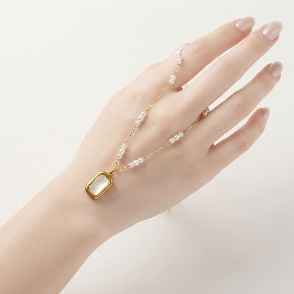 Rectangular Pearl Pendant Necklace
